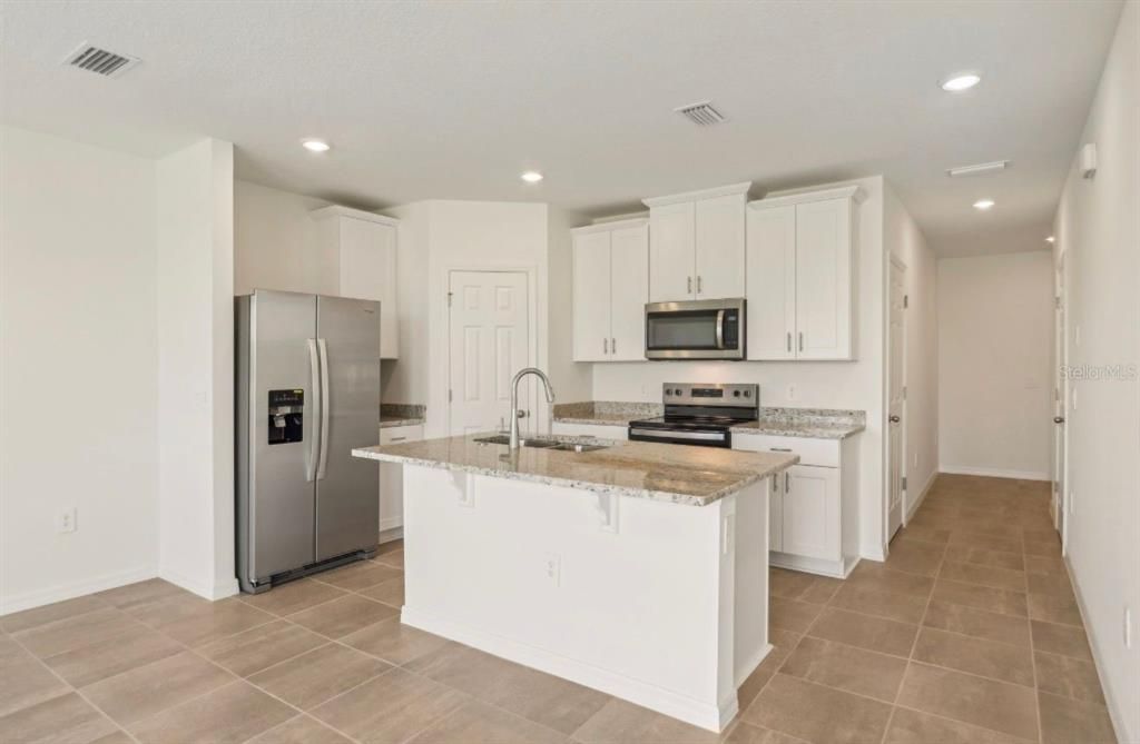 For Rent: $2,200 (3 beds, 2 baths, 1477 Square Feet)