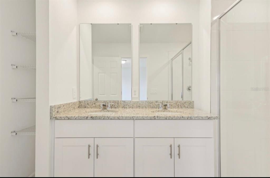 For Rent: $2,200 (3 beds, 2 baths, 1477 Square Feet)