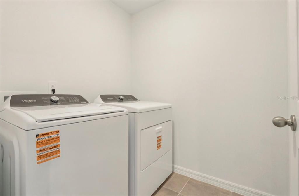 For Rent: $2,200 (3 beds, 2 baths, 1477 Square Feet)