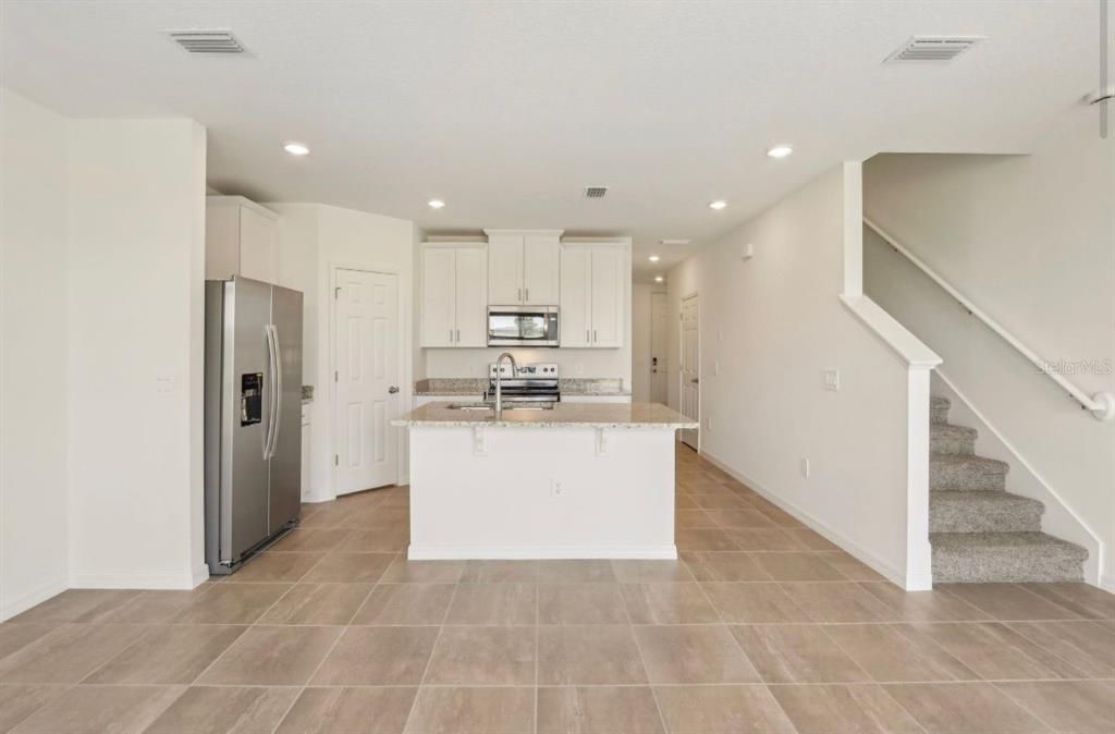 For Rent: $2,200 (3 beds, 2 baths, 1477 Square Feet)