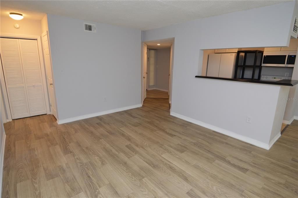 На продажу: $130,000 (1 спален, 1 ванн, 684 Квадратных фут)