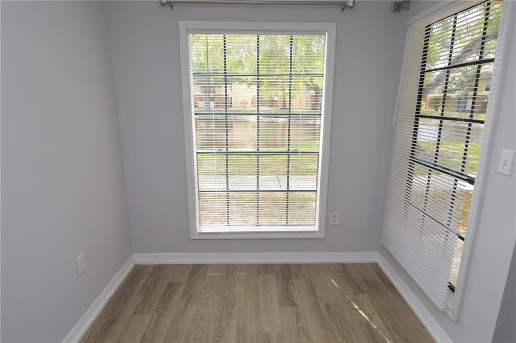 На продажу: $130,000 (1 спален, 1 ванн, 684 Квадратных фут)