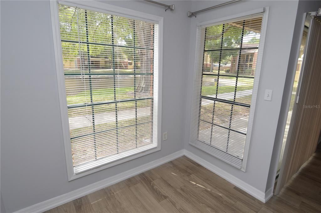 На продажу: $130,000 (1 спален, 1 ванн, 684 Квадратных фут)