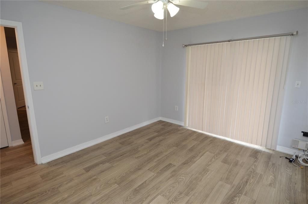 На продажу: $130,000 (1 спален, 1 ванн, 684 Квадратных фут)