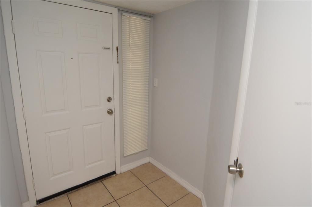 На продажу: $130,000 (1 спален, 1 ванн, 684 Квадратных фут)