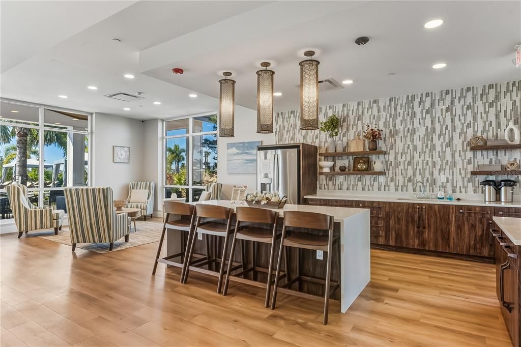 En Venta: $657,990 (4 camas, 3 baños, 3313 Pies cuadrados)