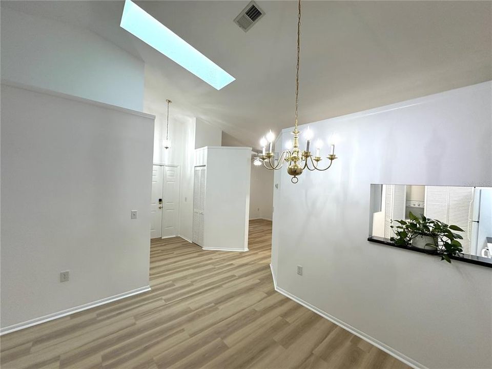 待售: $309,000 (2 贝兹, 2 浴室, 1263 平方英尺)