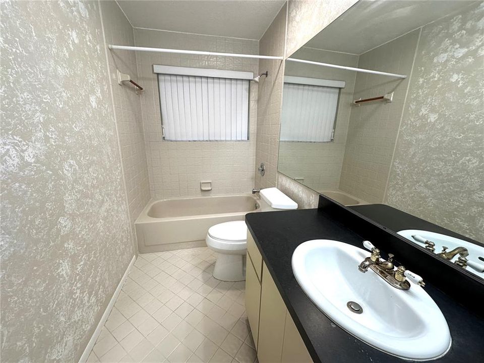 待售: $309,000 (2 贝兹, 2 浴室, 1263 平方英尺)