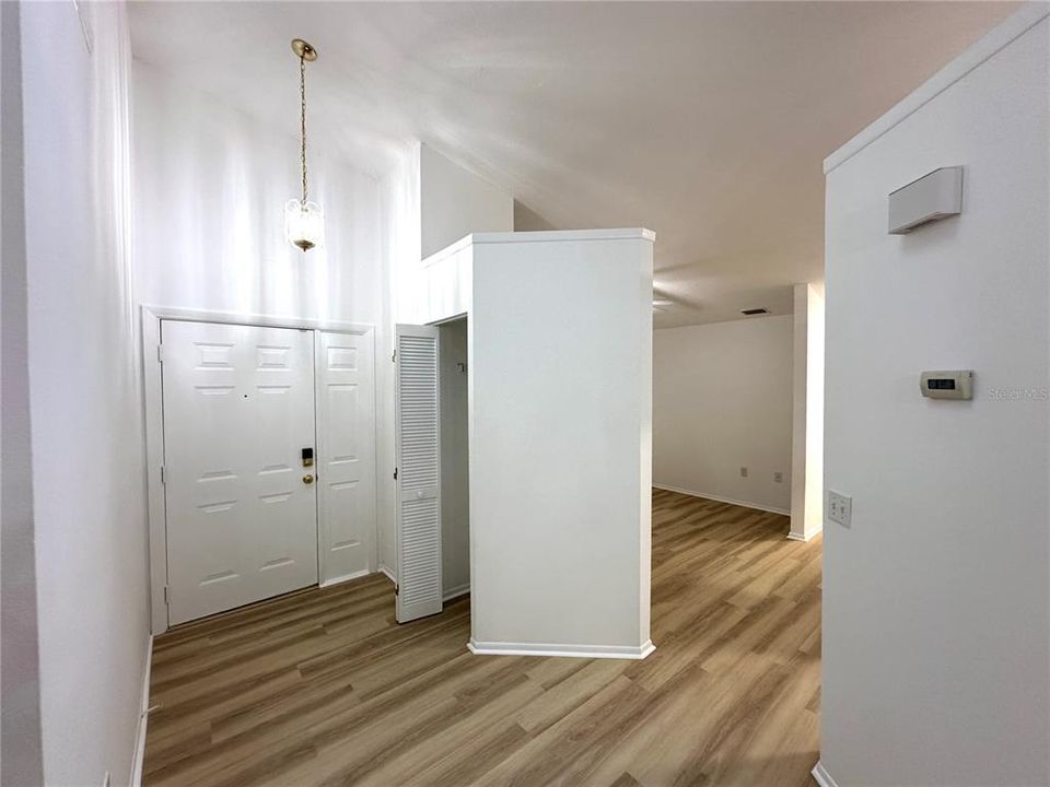 待售: $309,000 (2 贝兹, 2 浴室, 1263 平方英尺)