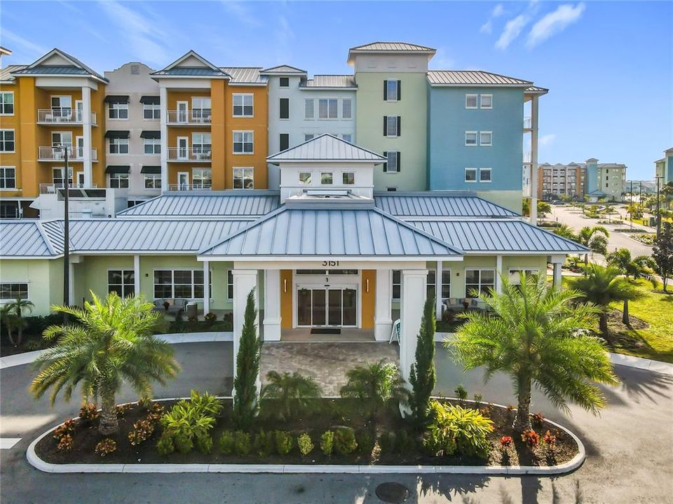 For Sale: $340,000 (1 beds, 1 baths, 870 Square Feet)