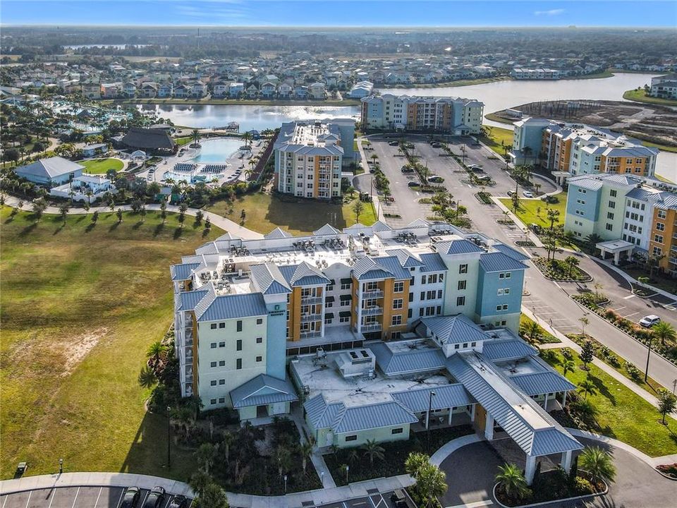 For Sale: $340,000 (1 beds, 1 baths, 870 Square Feet)