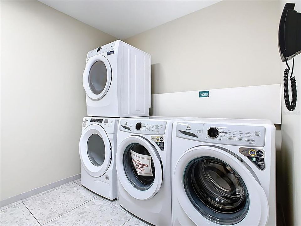 For Sale: $340,000 (1 beds, 1 baths, 870 Square Feet)