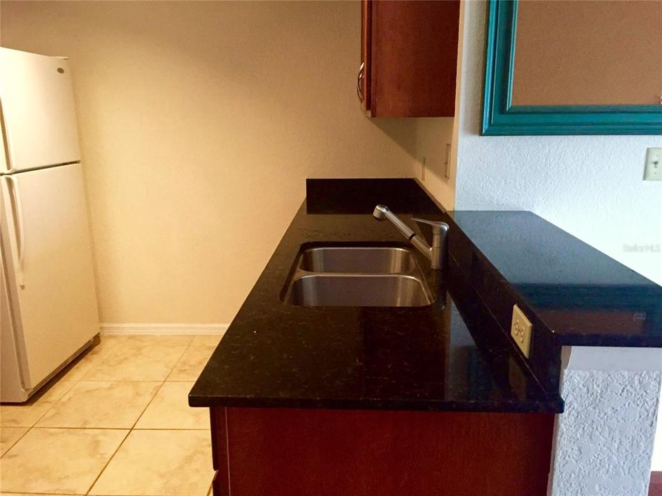 В аренду: $1,575 (1 спален, 1 ванн, 742 Квадратных фут)