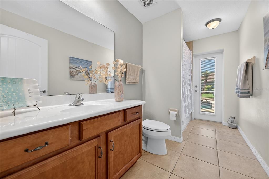 En Venta: $649,900 (3 camas, 2 baños, 2251 Pies cuadrados)