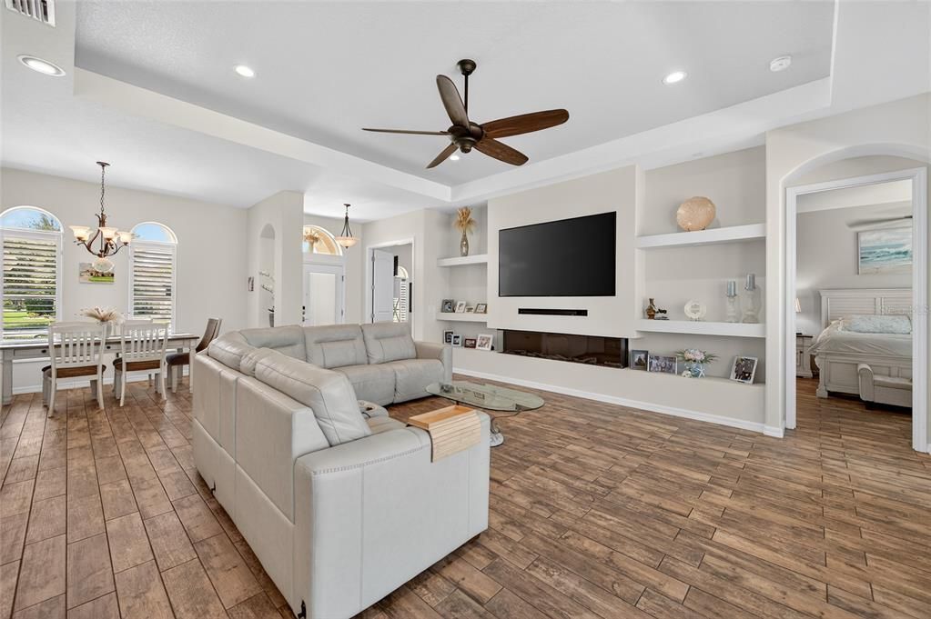 En Venta: $649,900 (3 camas, 2 baños, 2251 Pies cuadrados)