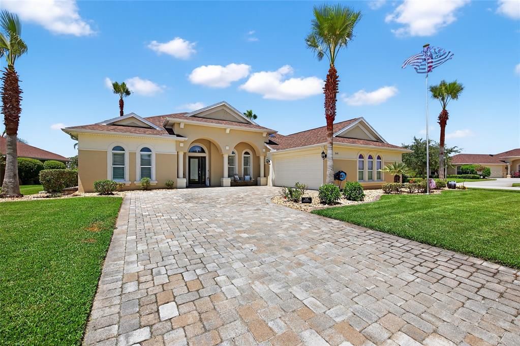 En Venta: $649,900 (3 camas, 2 baños, 2251 Pies cuadrados)