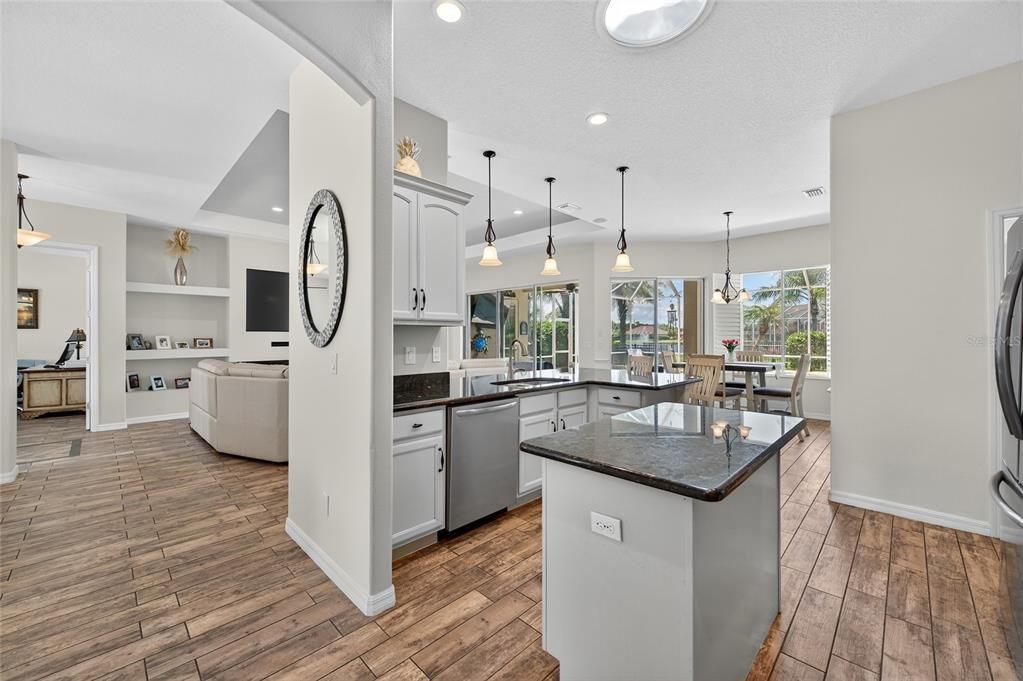 En Venta: $649,900 (3 camas, 2 baños, 2251 Pies cuadrados)