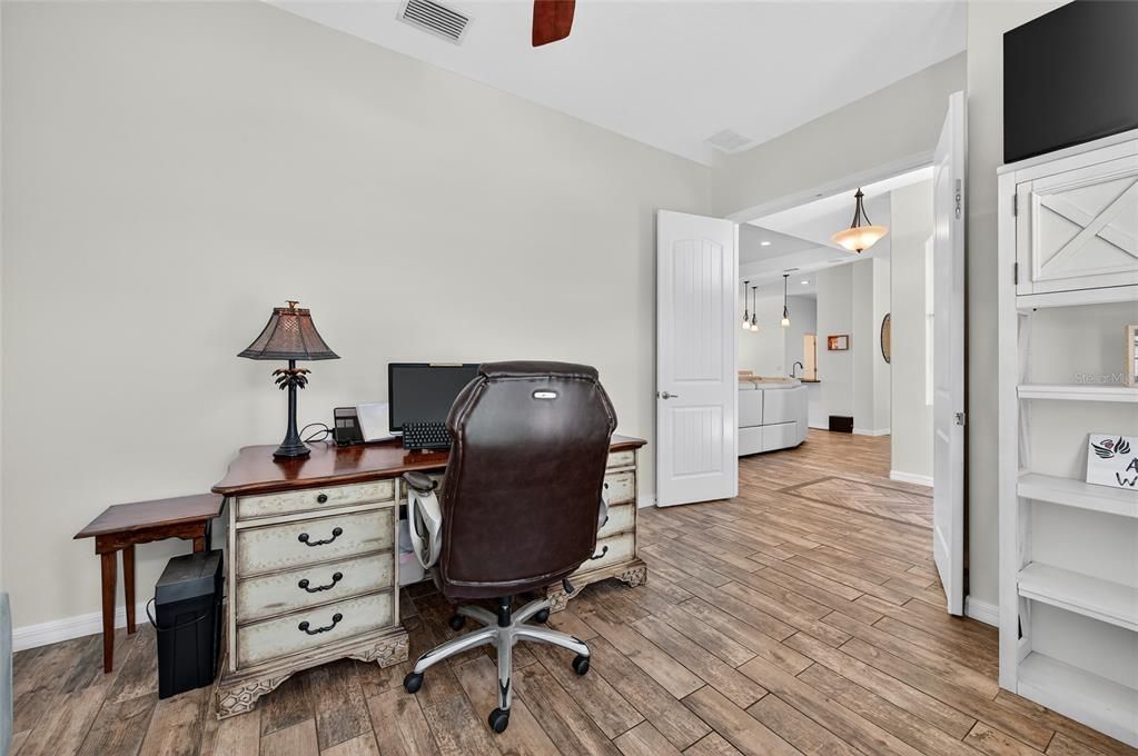 En Venta: $649,900 (3 camas, 2 baños, 2251 Pies cuadrados)