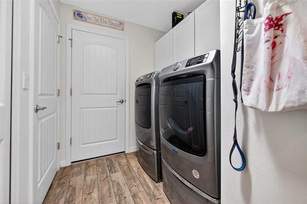 En Venta: $649,900 (3 camas, 2 baños, 2251 Pies cuadrados)