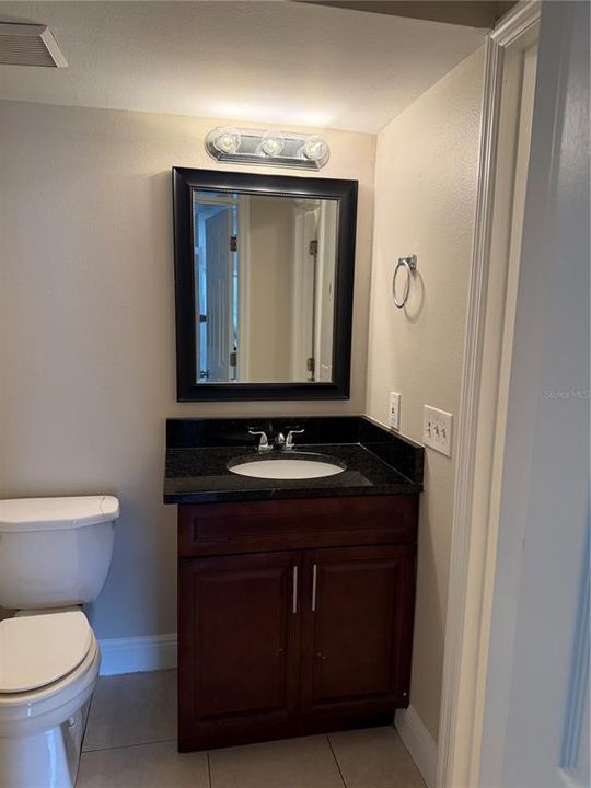 For Rent: $1,300 (1 beds, 1 baths, 744 Square Feet)