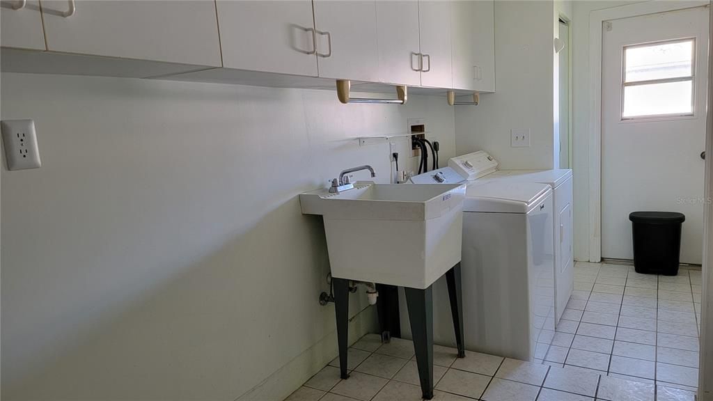 В аренду: $3,500 (4 спален, 2 ванн, 2087 Квадратных фут)