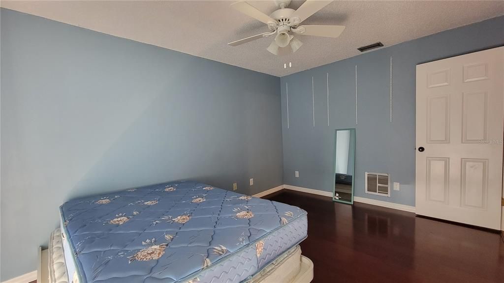 В аренду: $3,500 (4 спален, 2 ванн, 2087 Квадратных фут)