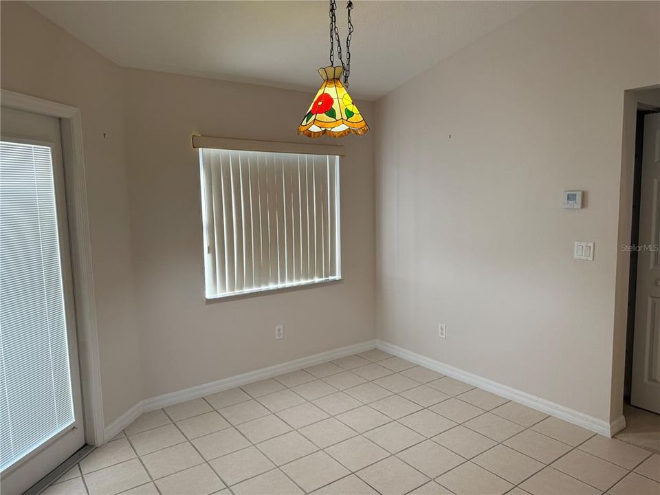 For Rent: $1,900 (3 beds, 2 baths, 1738 Square Feet)