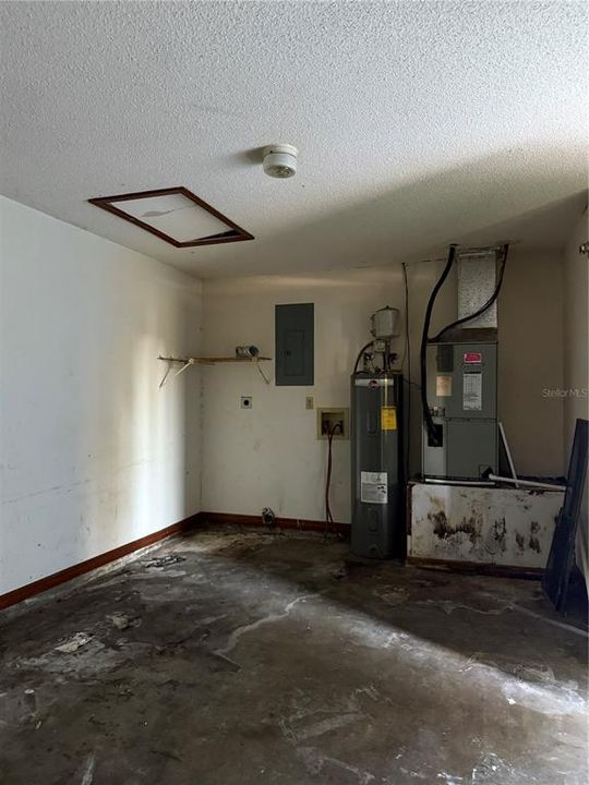 En Venta: $369,000 (4 camas, 0 baños, 2378 Pies cuadrados)