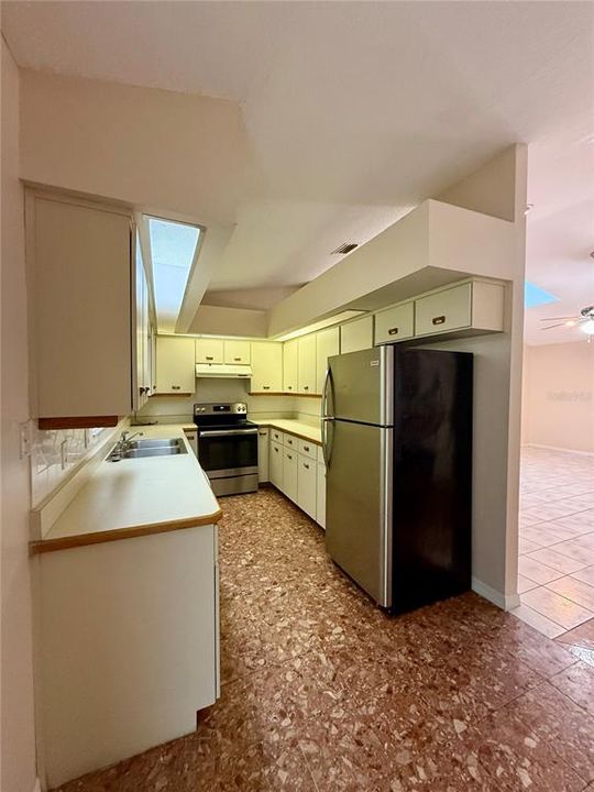 En Venta: $369,000 (4 camas, 0 baños, 2378 Pies cuadrados)