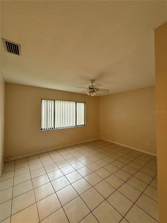 En Venta: $369,000 (4 camas, 0 baños, 2378 Pies cuadrados)