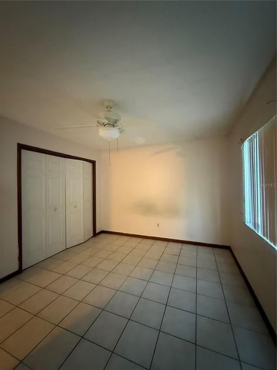 En Venta: $369,000 (4 camas, 0 baños, 2378 Pies cuadrados)