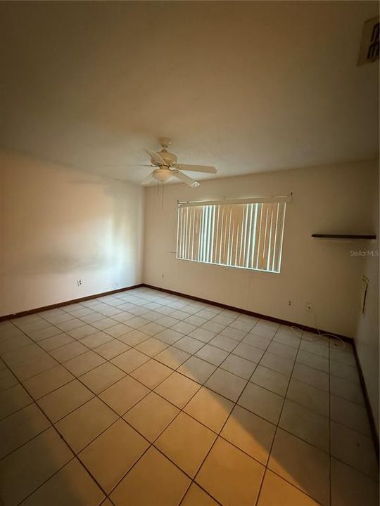 En Venta: $369,000 (4 camas, 0 baños, 2378 Pies cuadrados)