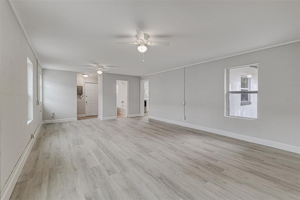 待售: $139,950 (1 贝兹, 1 浴室, 788 平方英尺)