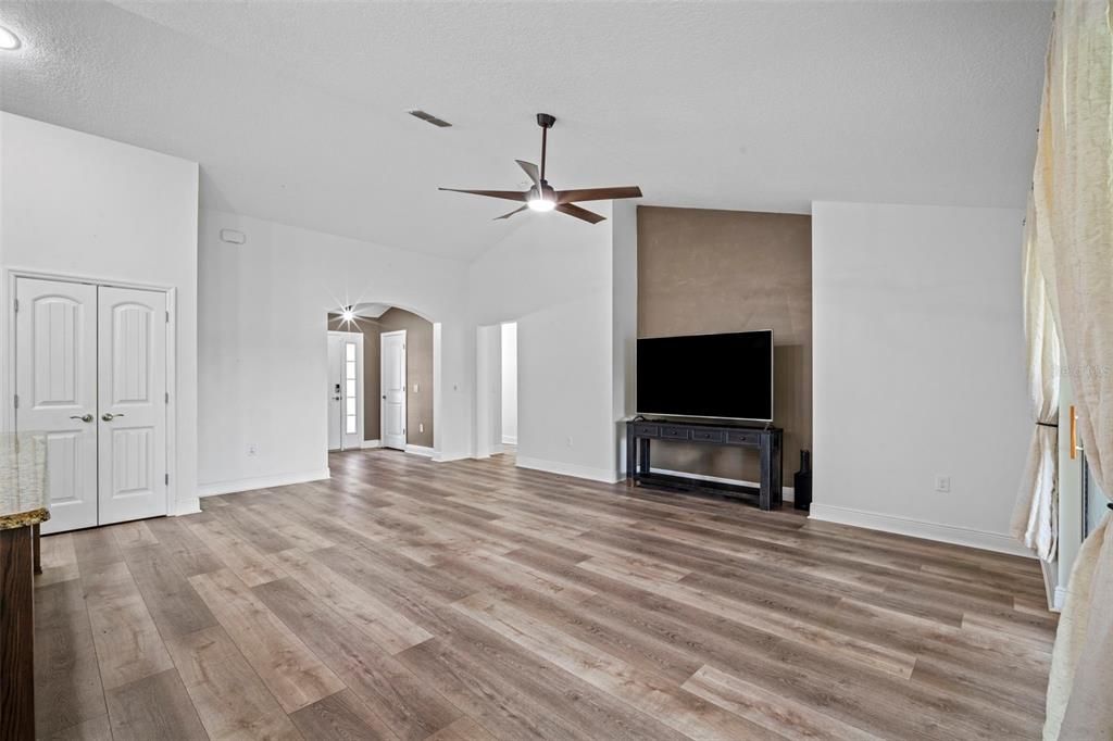 待售: $485,000 (3 贝兹, 2 浴室, 1892 平方英尺)