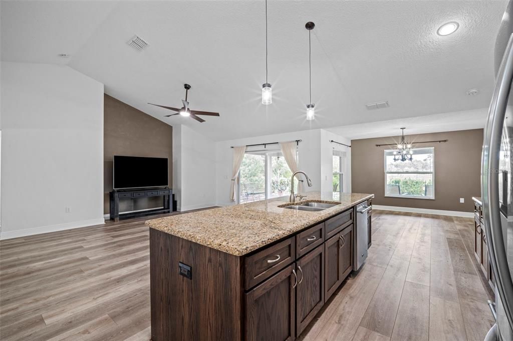 待售: $485,000 (3 贝兹, 2 浴室, 1892 平方英尺)