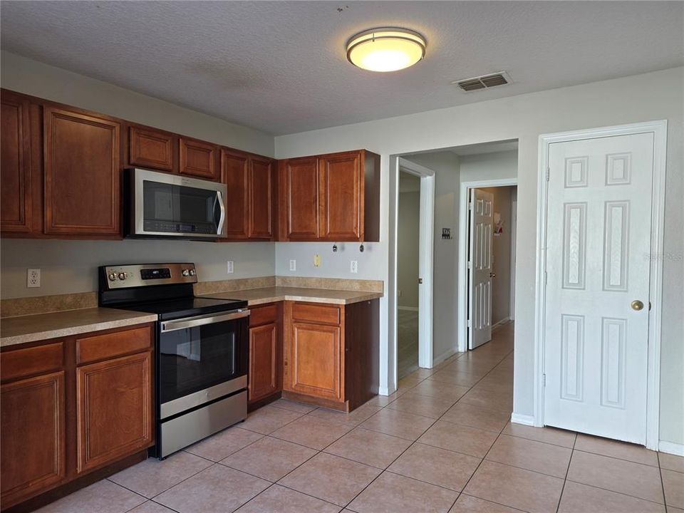 En Renta: $2,750 (4 camas, 2 baños, 2719 Pies cuadrados)