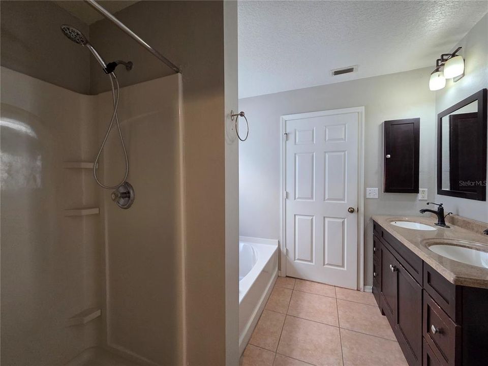 En Renta: $2,750 (4 camas, 2 baños, 2719 Pies cuadrados)