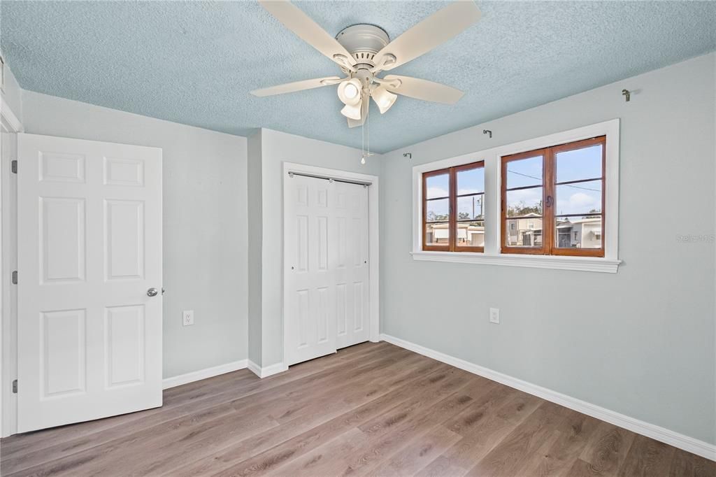 For Sale: $349,999 (3 beds, 1 baths, 1260 Square Feet)