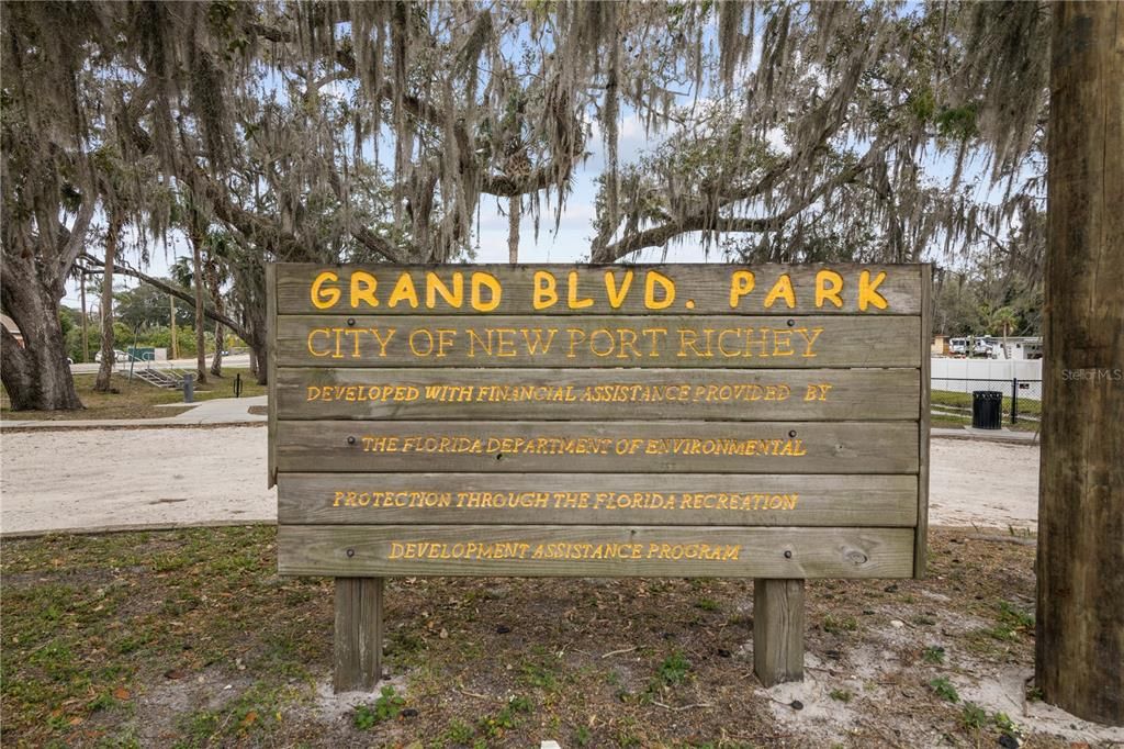 For Sale: $349,999 (3 beds, 1 baths, 1260 Square Feet)