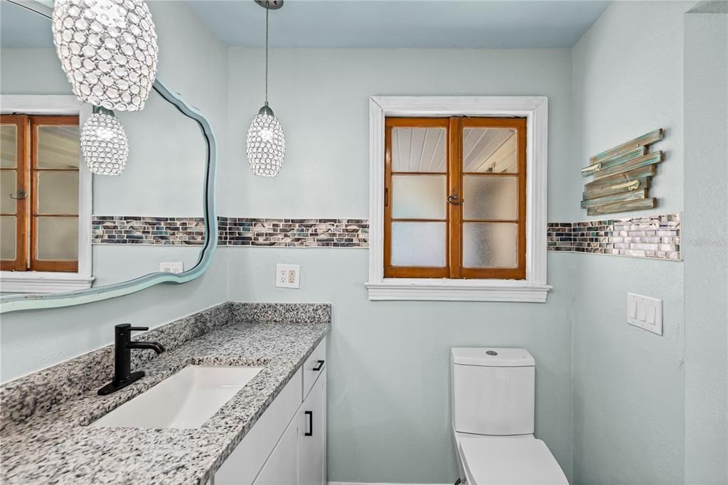 For Sale: $349,999 (3 beds, 1 baths, 1260 Square Feet)