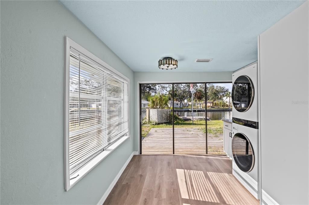 For Sale: $349,999 (3 beds, 1 baths, 1260 Square Feet)