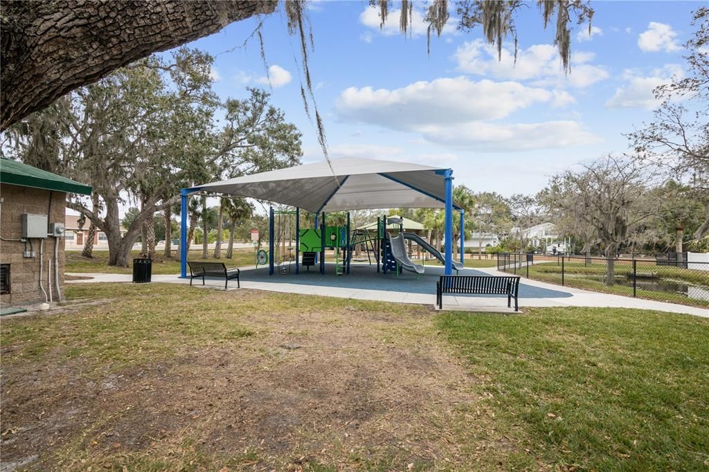 For Sale: $349,999 (3 beds, 1 baths, 1260 Square Feet)