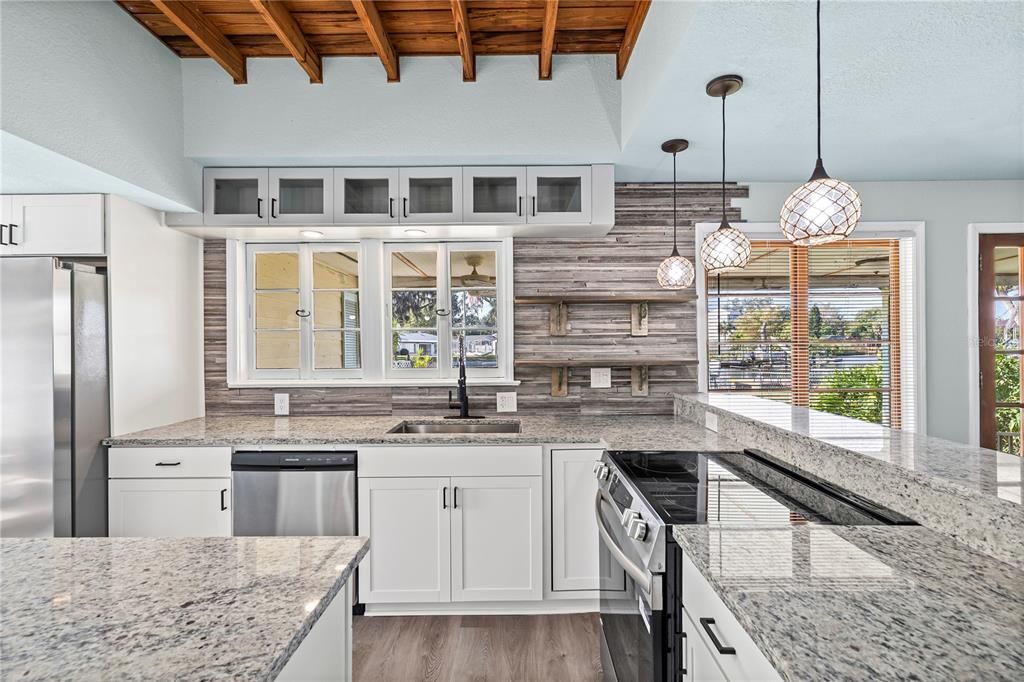 For Sale: $349,999 (3 beds, 1 baths, 1260 Square Feet)