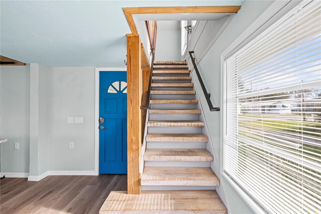 For Sale: $349,999 (3 beds, 1 baths, 1260 Square Feet)