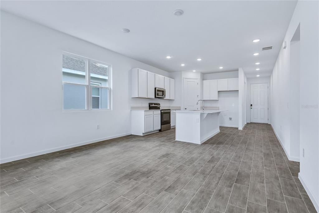 En Venta: $327,337 (4 camas, 2 baños, 1920 Pies cuadrados)