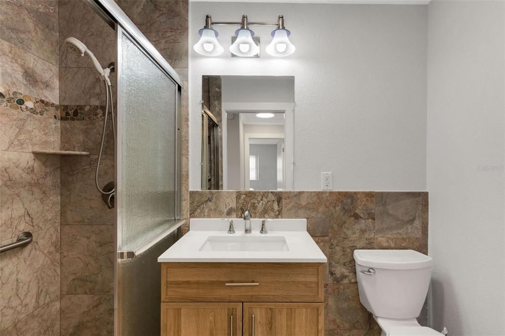 На продажу: $229,500 (2 спален, 2 ванн, 1285 Квадратных фут)