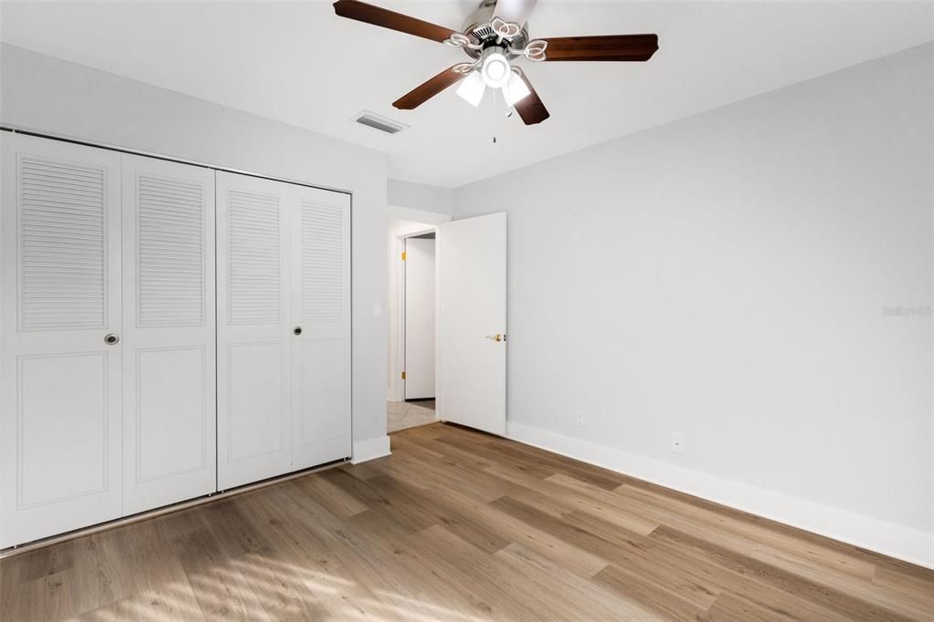 На продажу: $229,500 (2 спален, 2 ванн, 1285 Квадратных фут)