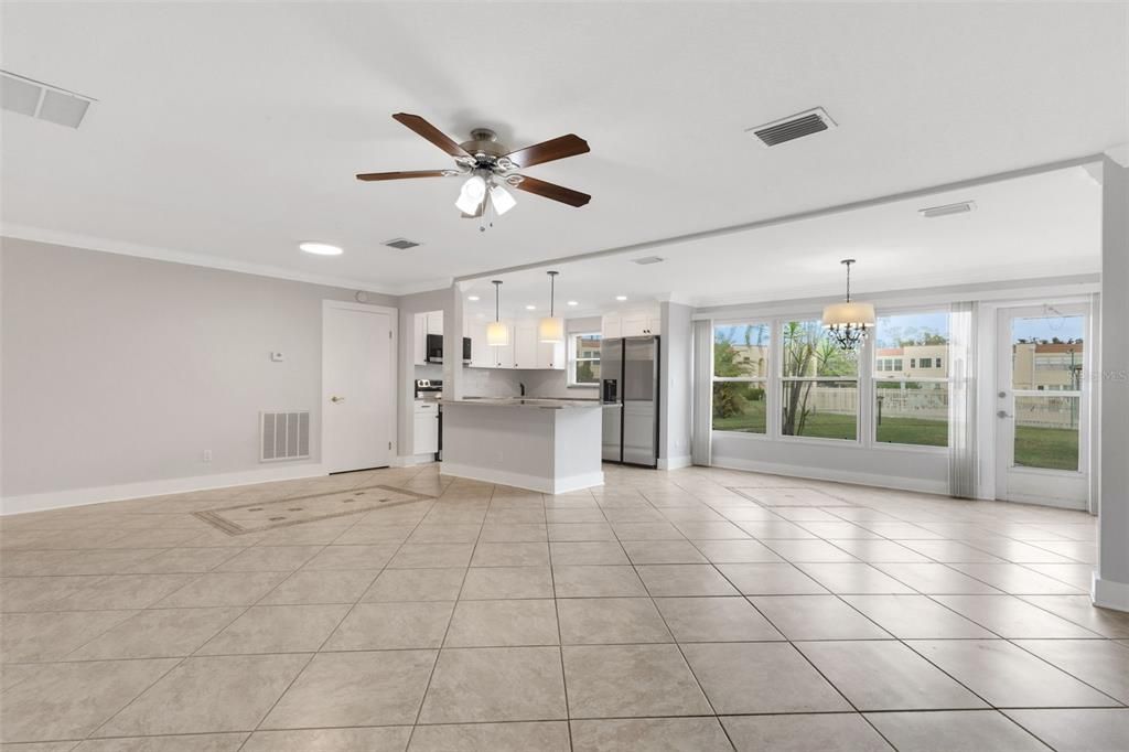 На продажу: $229,500 (2 спален, 2 ванн, 1285 Квадратных фут)