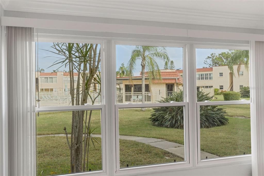 На продажу: $229,500 (2 спален, 2 ванн, 1285 Квадратных фут)