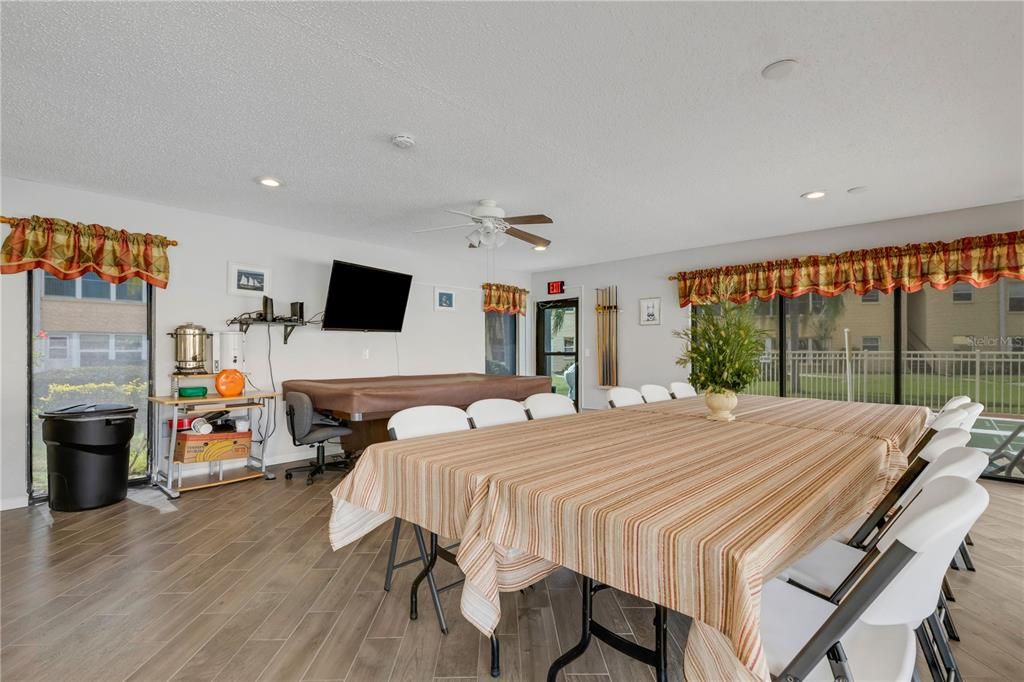 На продажу: $229,500 (2 спален, 2 ванн, 1285 Квадратных фут)